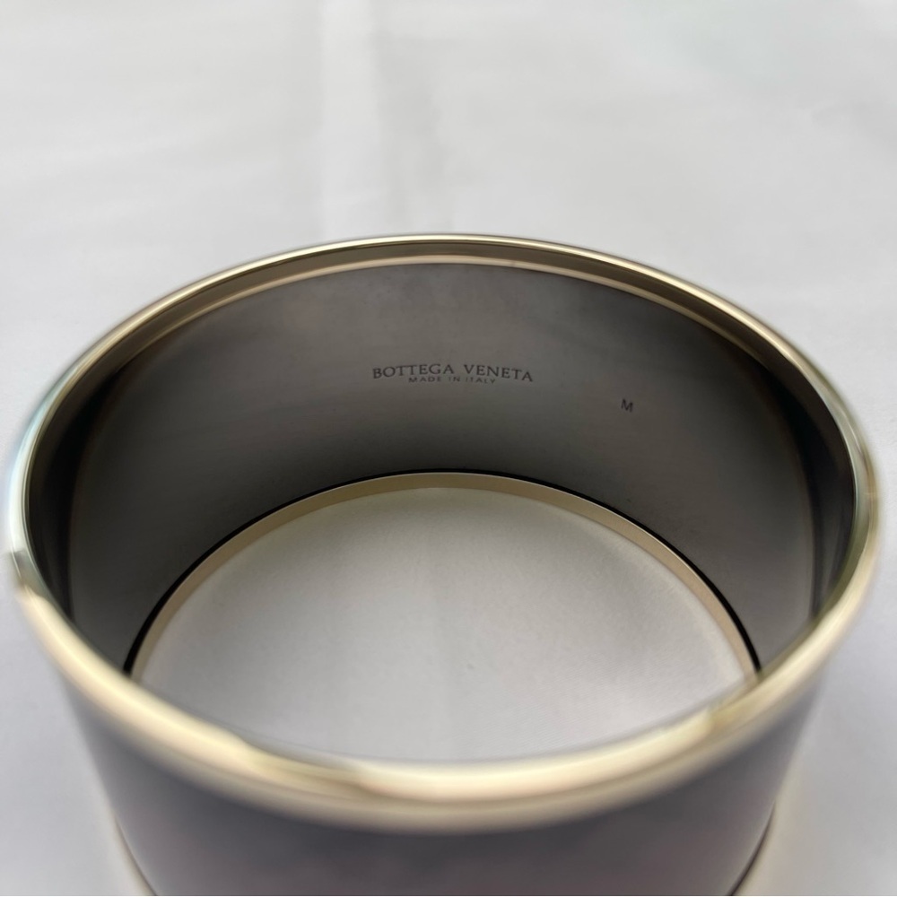 Bottega Veneta enamel & silver tone bangle cuff bracelet purple Intrecciato sz M - Picture 2 of 5